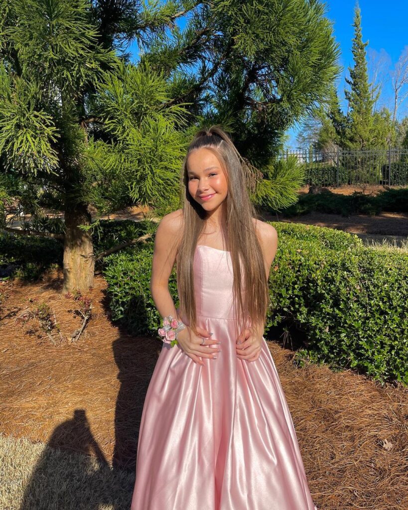 Olivia Haschak (YouTuber)